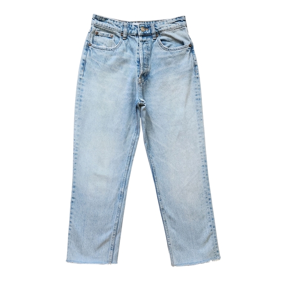 Zara High Rise Cropped Straight Leg Jeans Sz 4 Light Wash Frayed Button Fly - Picture 2 of 10